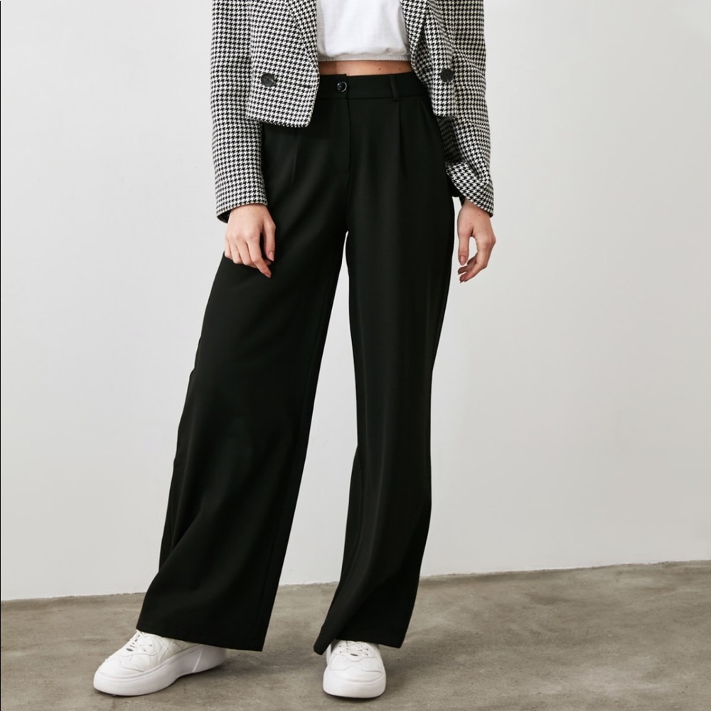 High Waisted Pleated Black Wide Leg Pants